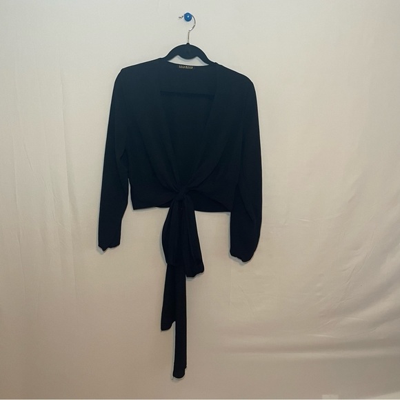 FASHION Nova Front Tie Long Sleeve V-Neck Top Premium Collection | Black - Picture 2 of 5